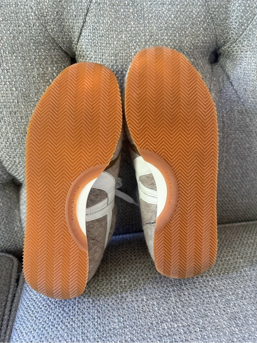 Like New Tory Burch Hank Lace Up Sneaker Size 7.5 🍂🍁🍂